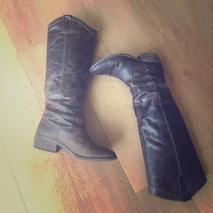 Steve Madden brown boots